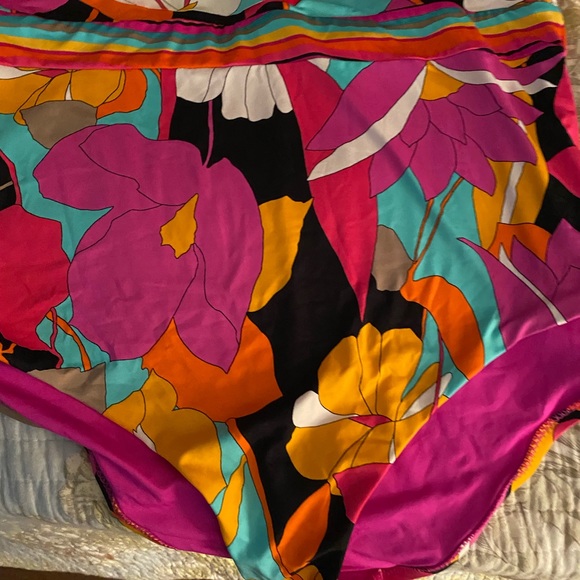 Trina Turk multicolored Gemini ruffle swimsuit size 14 - Picture 5 of 7